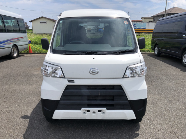 Daihatsu Hijet Cargo 2