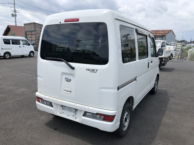Daihatsu Hijet Cargo 7