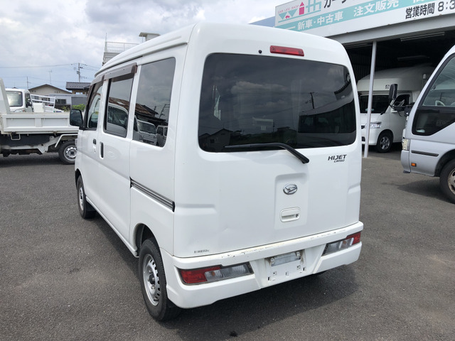 Daihatsu Hijet Cargo 8