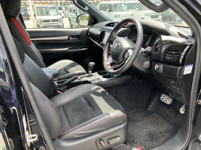 Toyota Hilux 2