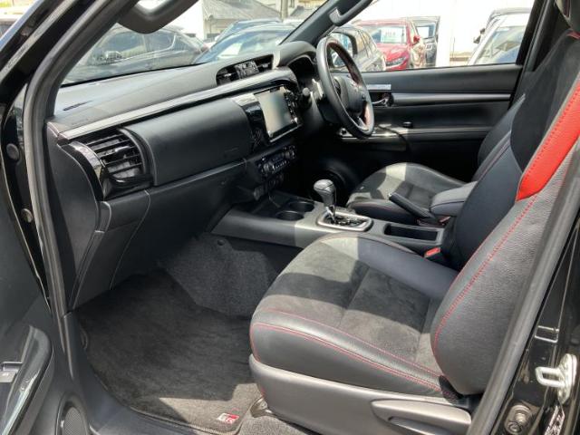 Toyota Hilux 8