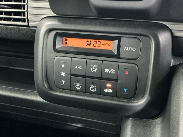 Honda N-VAN 8