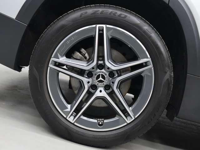 Mercedes-Benz GLB 8