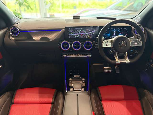 Mercedes-Benz GLA-Class 12