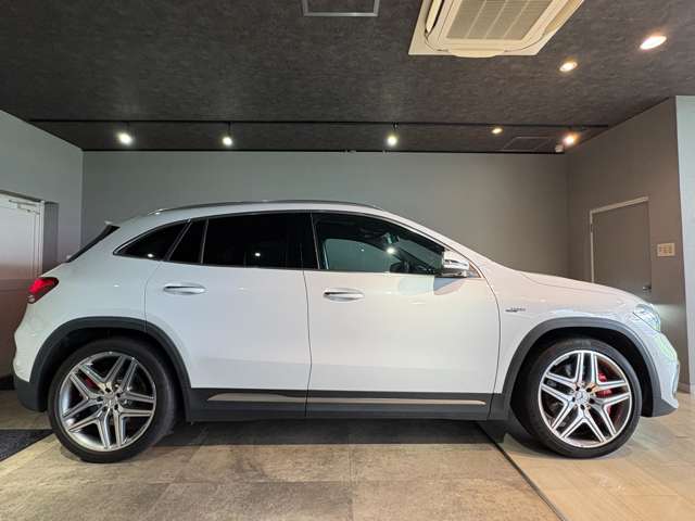 Mercedes-Benz GLA-Class 2