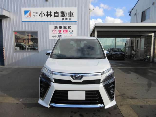 Toyota Voxy 2