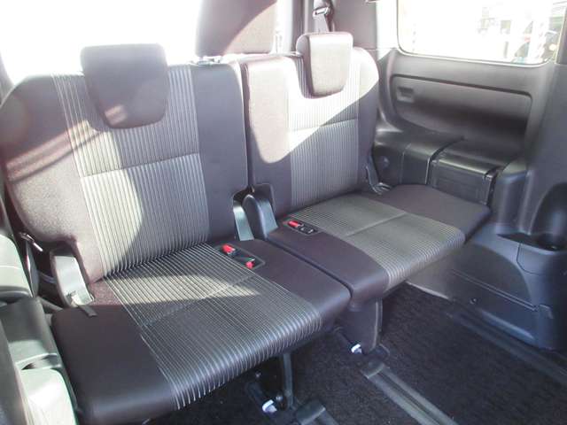 Toyota Voxy 8