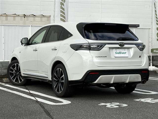 Toyota Harrier 3
