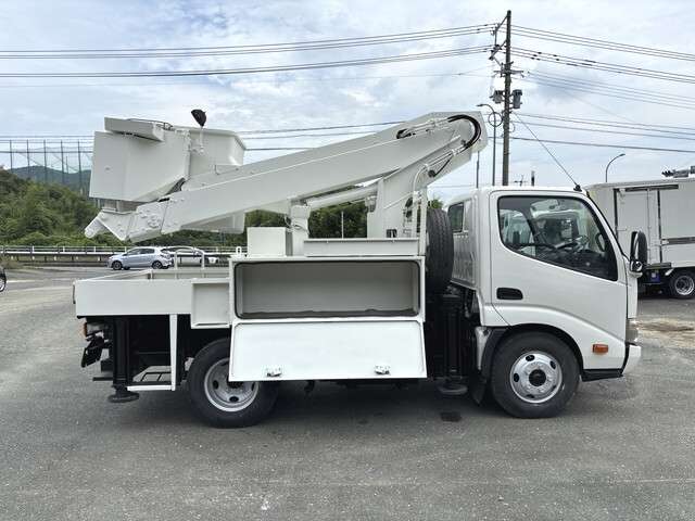 Hino Dutro 11