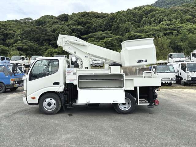 Hino Dutro 8
