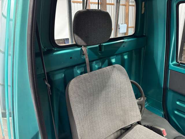 Daihatsu Midget II 12