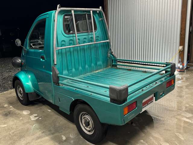 Daihatsu Midget II 10