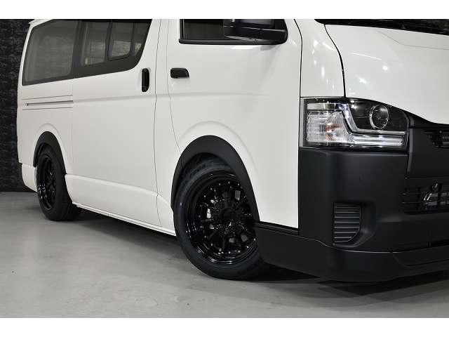 Toyota Hiace Van 10