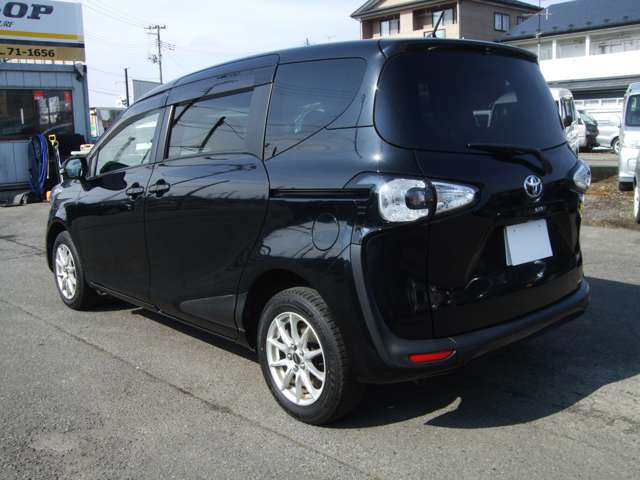Toyota Sienta 7