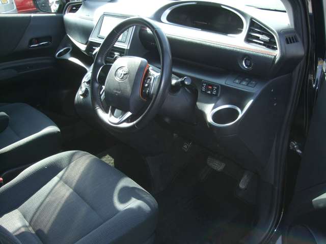 Toyota Sienta 9