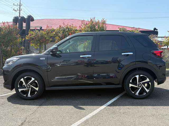 Daihatsu Rocky 9