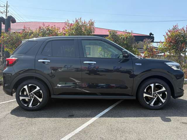 Daihatsu Rocky 10
