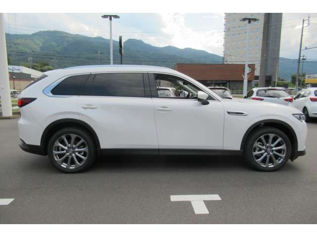 Mazda CX-80 11