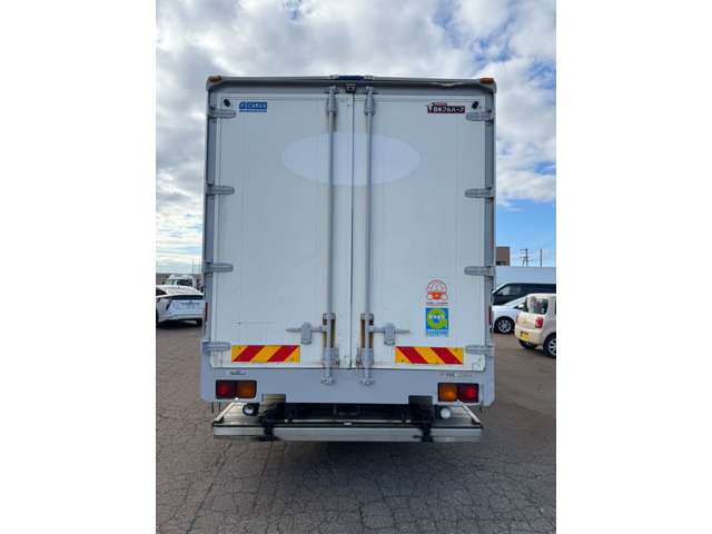 Isuzu Forward 9