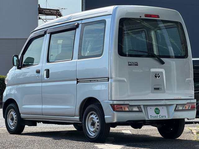 Toyota Pixis Van 7