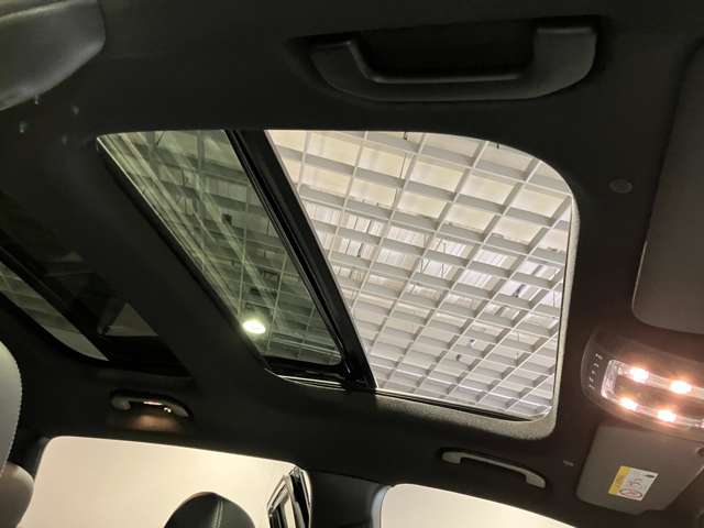 Mercedes-Benz GLB 11
