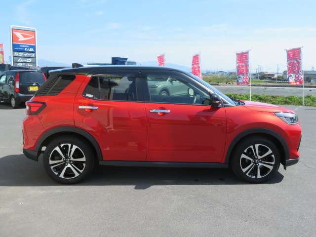 Daihatsu Rocky 6