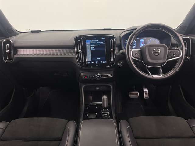 Volvo XC40 3