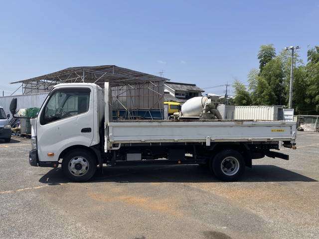 Hino Dutro 4