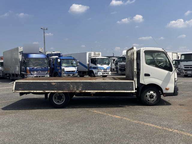 Hino Dutro 5