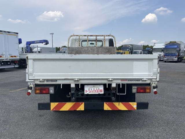 Hino Dutro 8