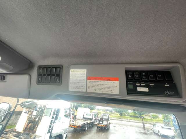 Isuzu Giga 12
