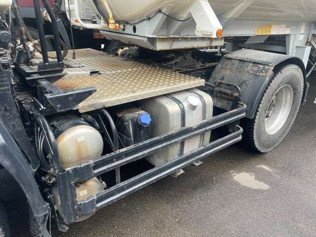 Isuzu Giga 2