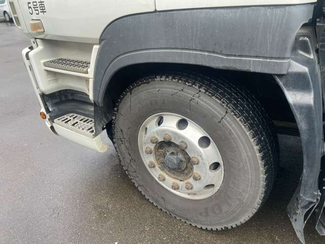Isuzu Giga 5