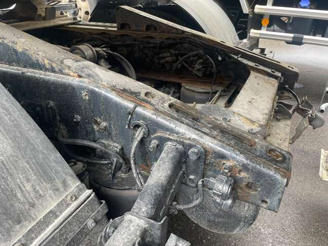 Isuzu Giga 6