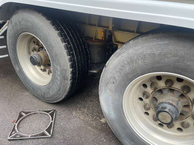 Isuzu Giga 8