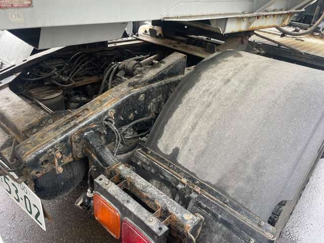 Isuzu Giga 9