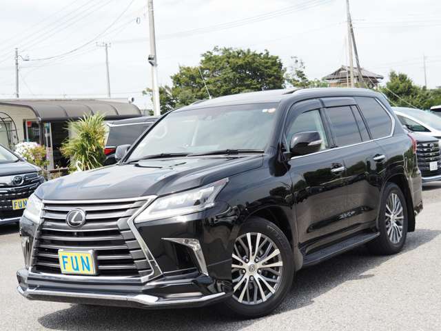 Lexus LX 4