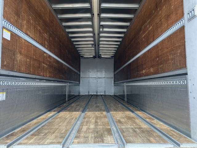 Mitsubishi Fuso Super Great 11
