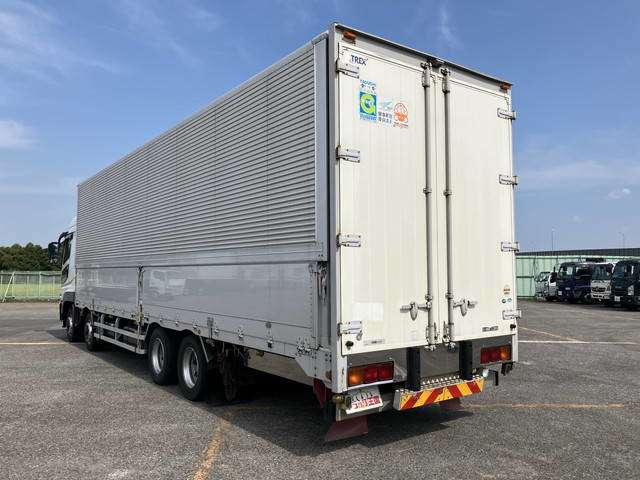 Mitsubishi Fuso Super Great 3