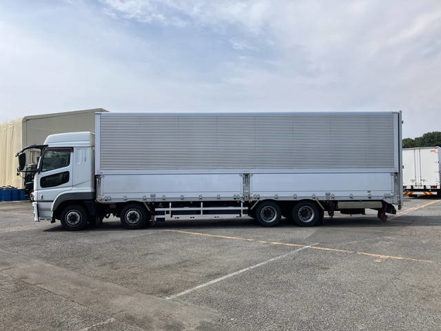Mitsubishi Fuso Super Great 4