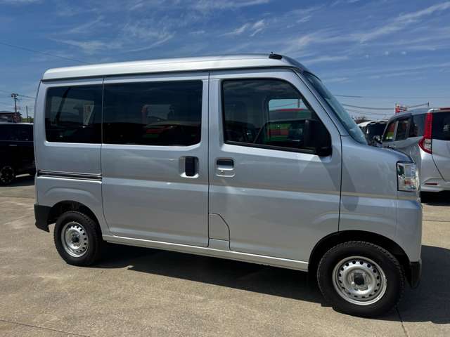 Daihatsu Hijet Cargo 5