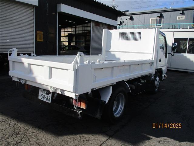 Isuzu Elf 6
