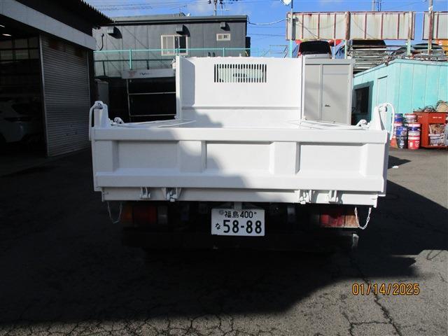 Isuzu Elf 7