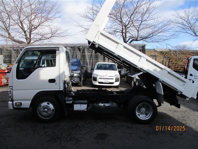 Isuzu Elf 8