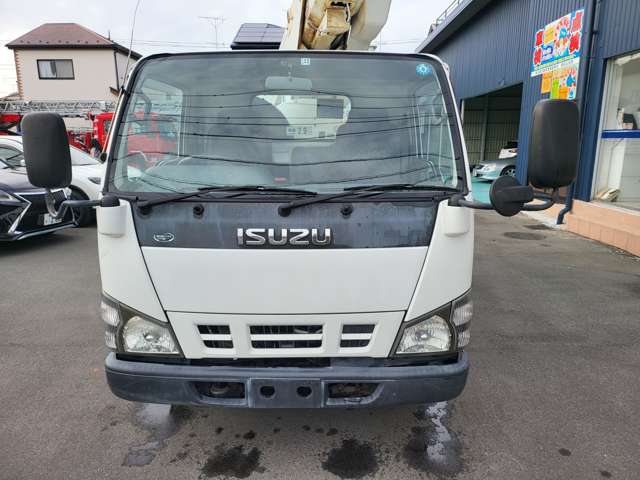 Isuzu Elf 8