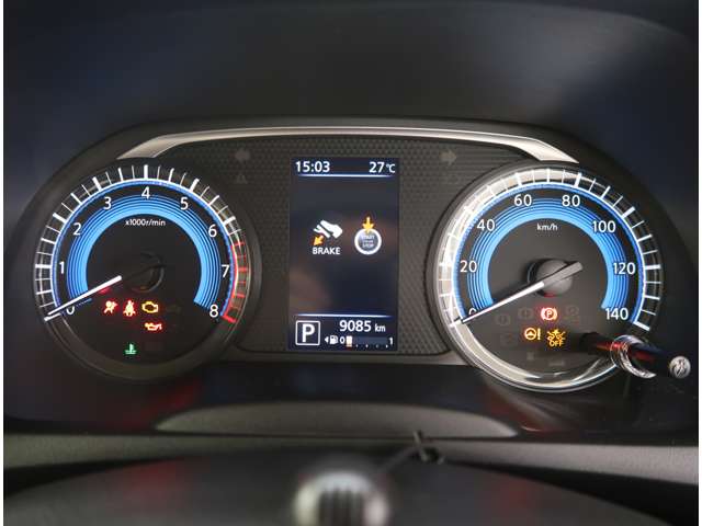 Mitsubishi eK X 6