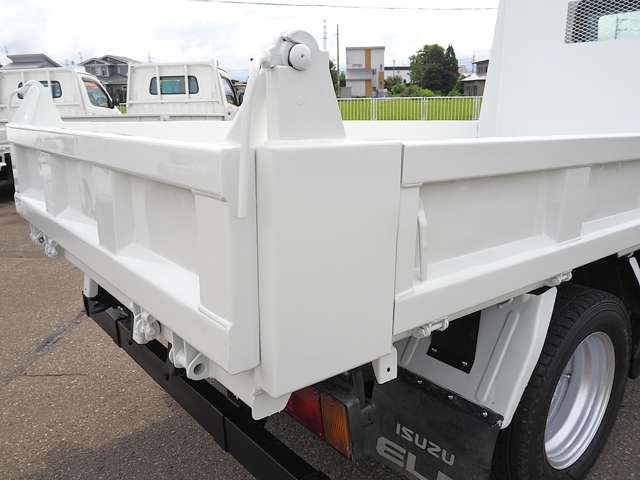 Isuzu Elf 10