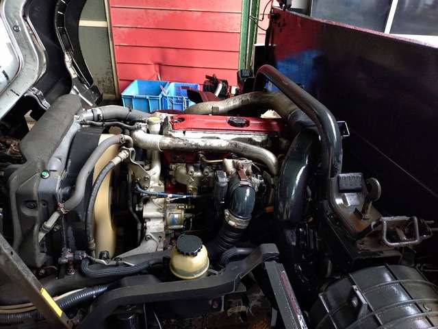 Hino Dutro 4