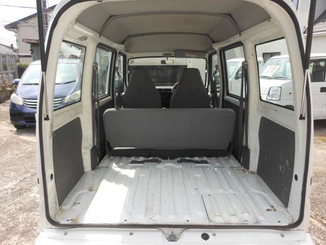 Mitsubishi Minicab Van 6