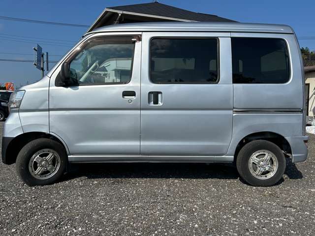 Daihatsu Hijet Cargo 3